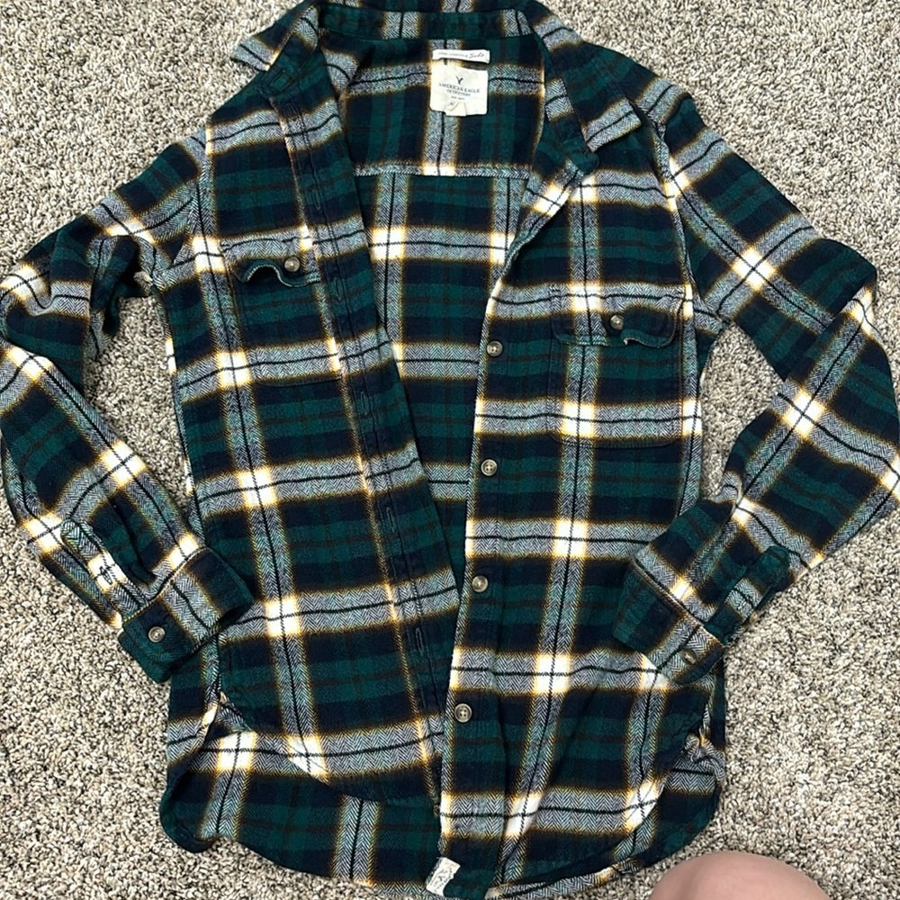 American Eagle women’s plaid flannel small slim fit